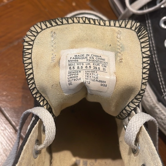 Converse Chuck Taylor All Stars - Sz 8.5 - Picture 7 of 12